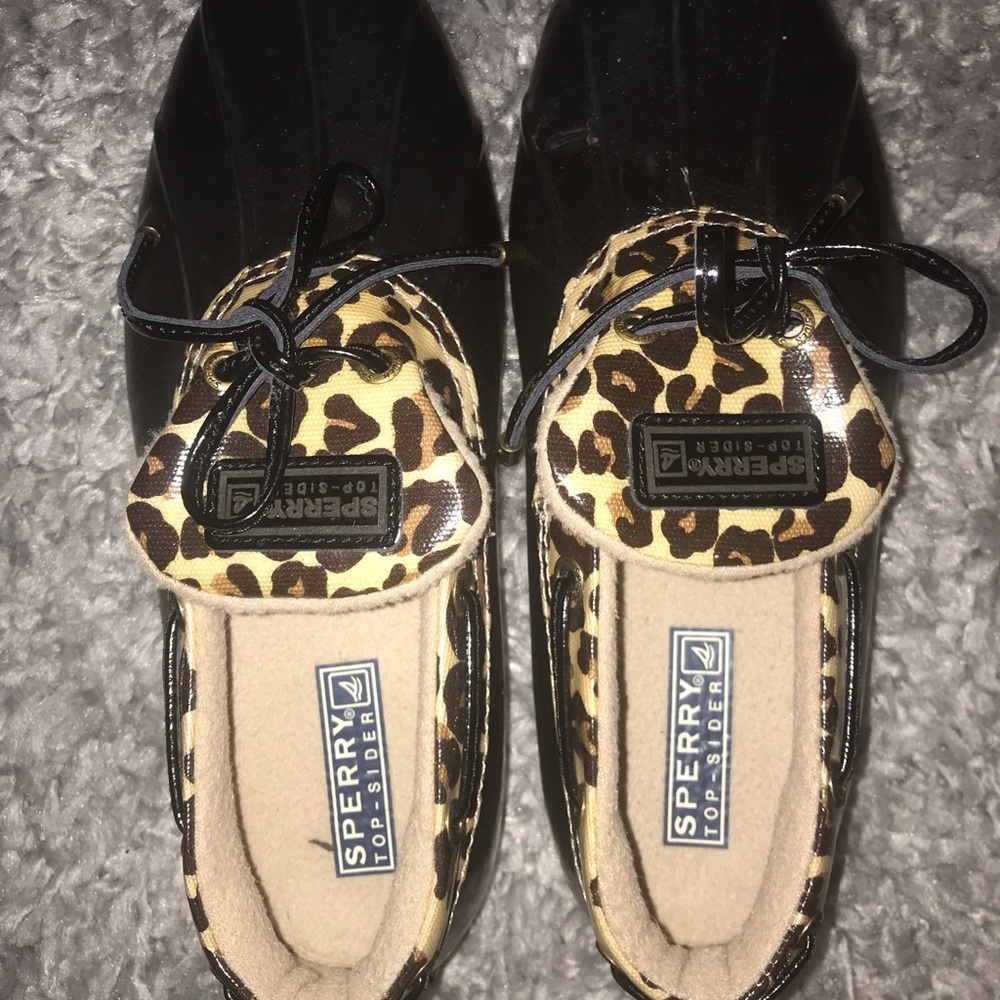 New sperry rain shoes. Size 8 women